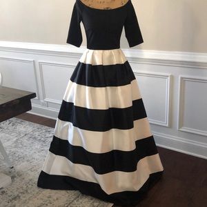 Betsy & Adam Ballgown dress with pockets size 10